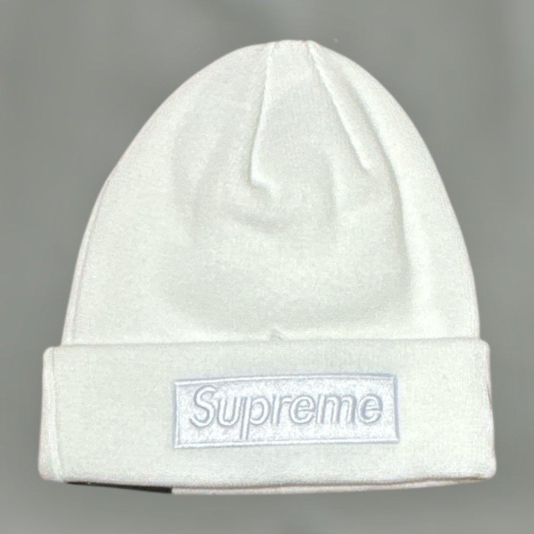 Supreme Mohair Beanie 白 Box Logo Nuptse Supreme Box Logo Beanie White | Sneaker Vault